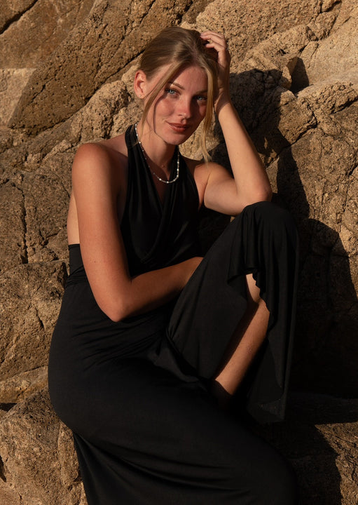 MÚTIKA ™️ Un vestido, infinitas versiones de ti. (Color: Negro)